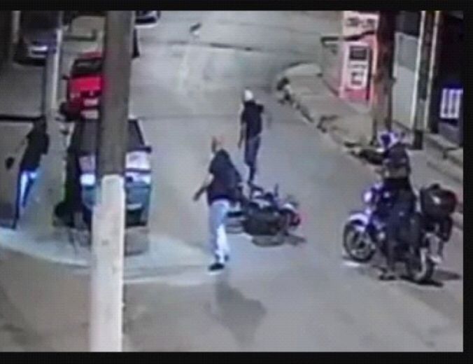PRÓXIMO A BR: Homem tem motocicleta roubada em sinal de trânsito