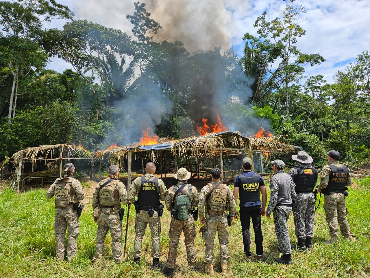 TAPUNHAS: Operação da PF e Funai combate invasão de Terra Indígena em RO