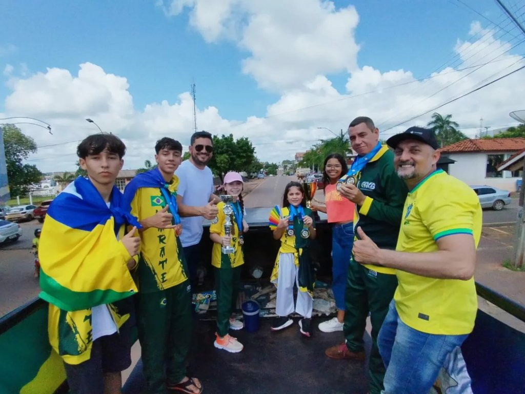 KARATÊ: Karatecas de Espigão do Oeste-RO são homenageados após conquista Mundial 