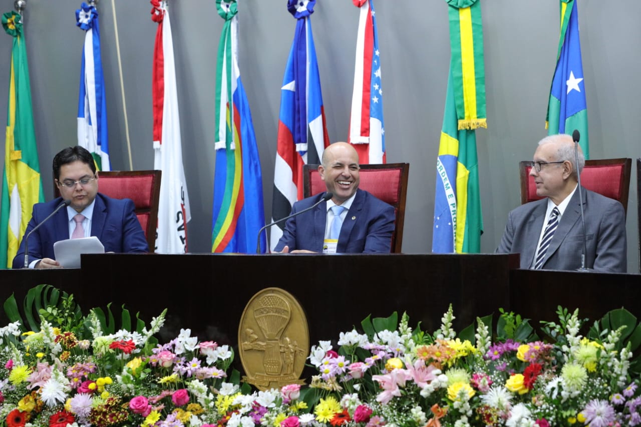 ISMAEL CRISPIN: Deputado preside mesa de debate do ministro Barroso 