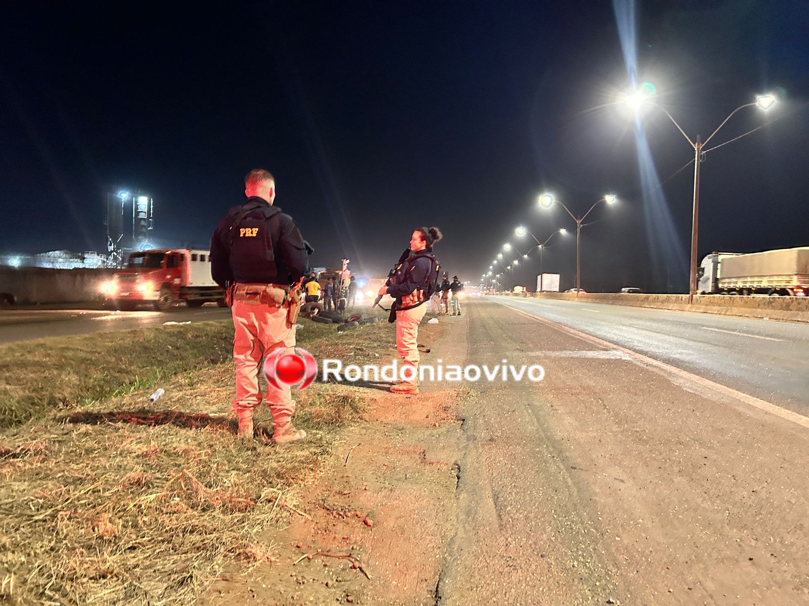 APÓS 4 HORAS: Chega ao fim bloqueio de moradores do bairro Três Marias na BR-364