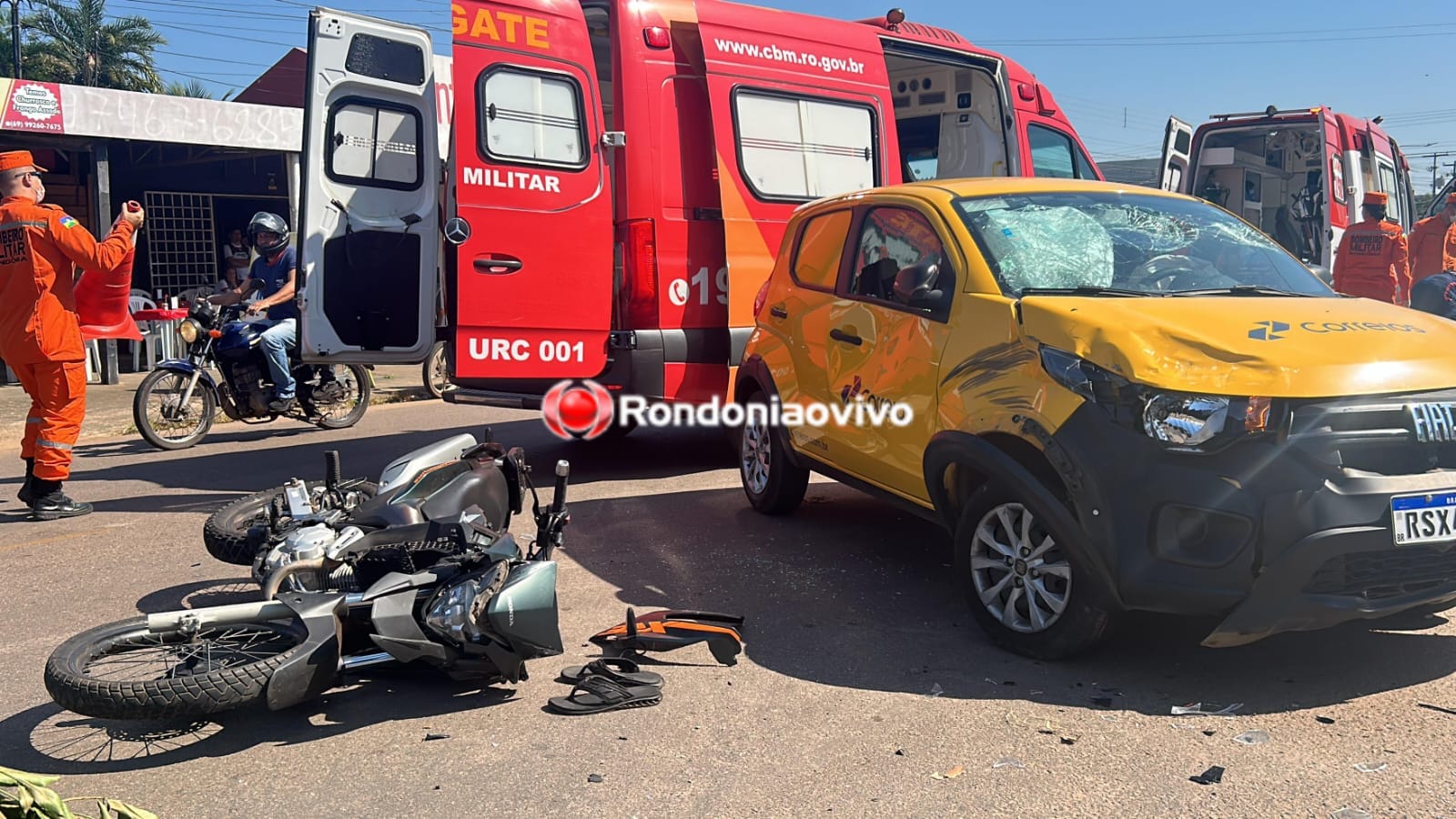 VÍDEO: Motociclista fica gravemente ferido em acidente envolvendo carro dos Correios