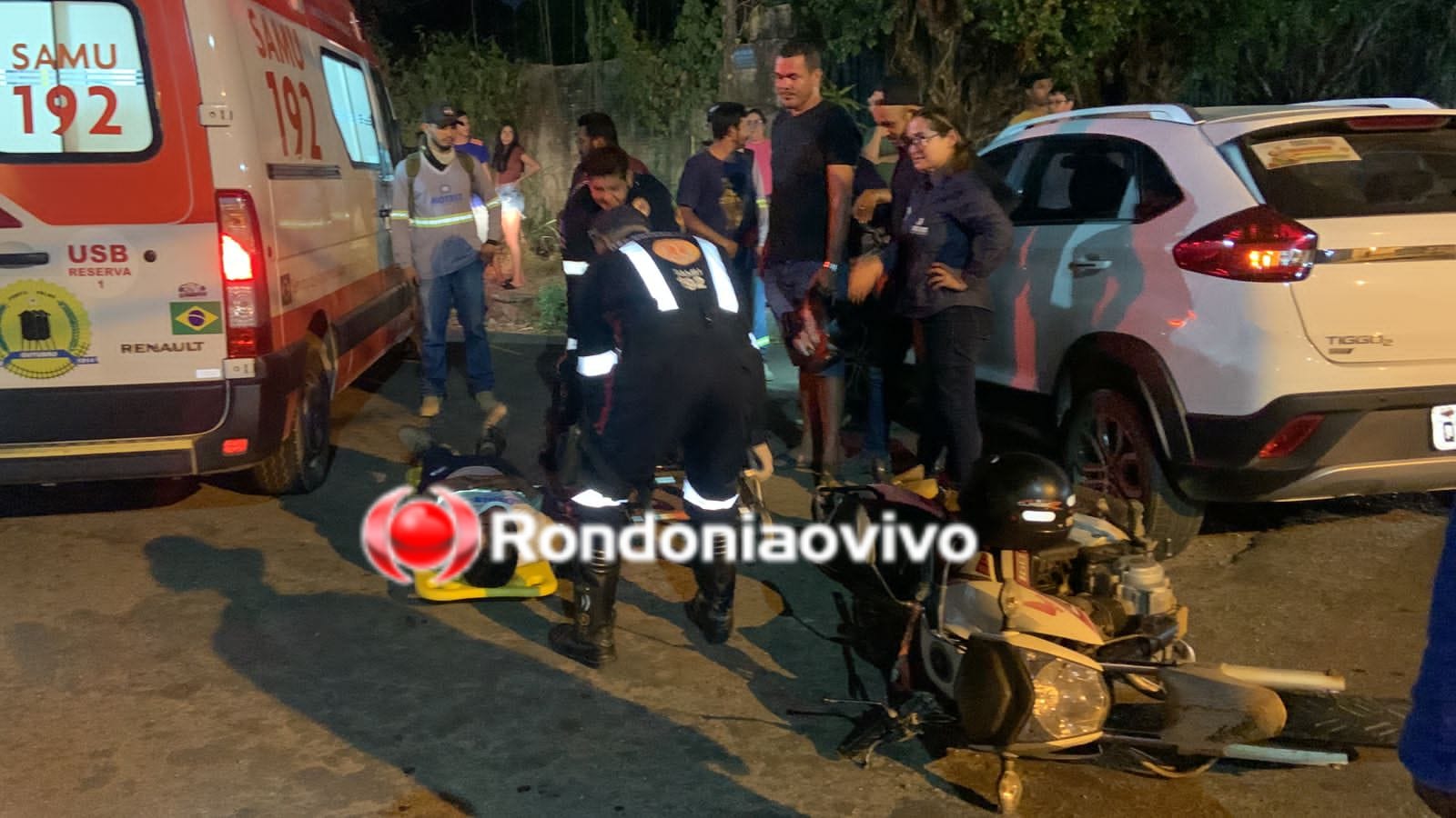 TRÊS E MEIO: Colisão entre carro e moto deixa motociclista lesionado na zona Sul