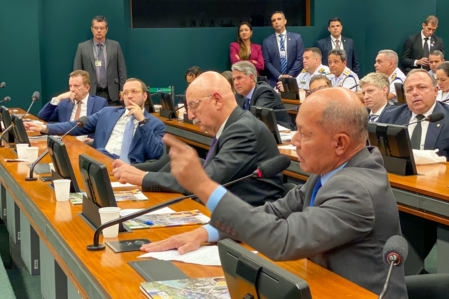 CHRISÓSTOMO: Exército, Marinha e Aeronáutica são afetadas por forte perda de recursos