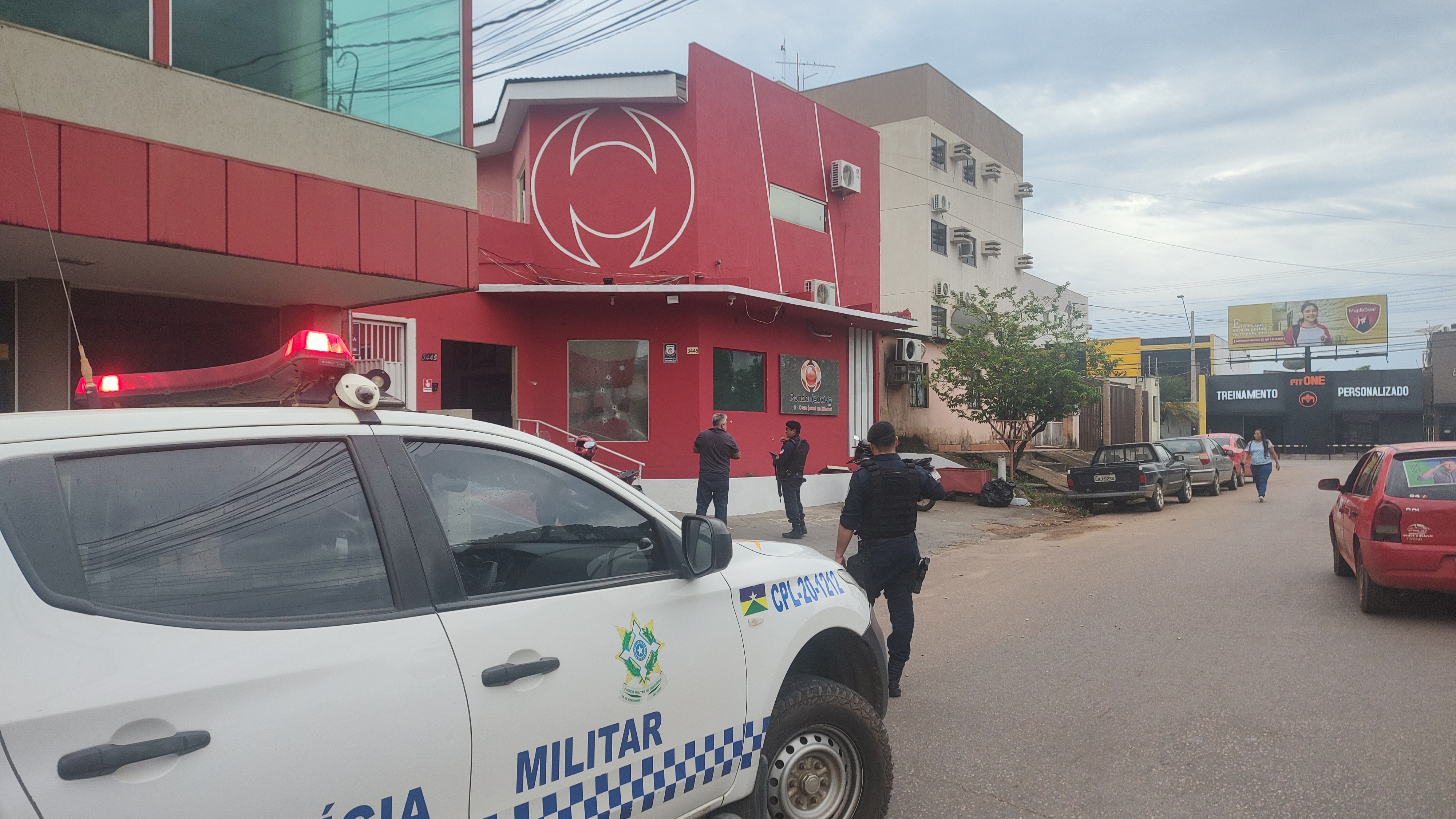 CRIME: Jornal Rondoniaovivo é alvo de ataque a tiros durante a madrugada