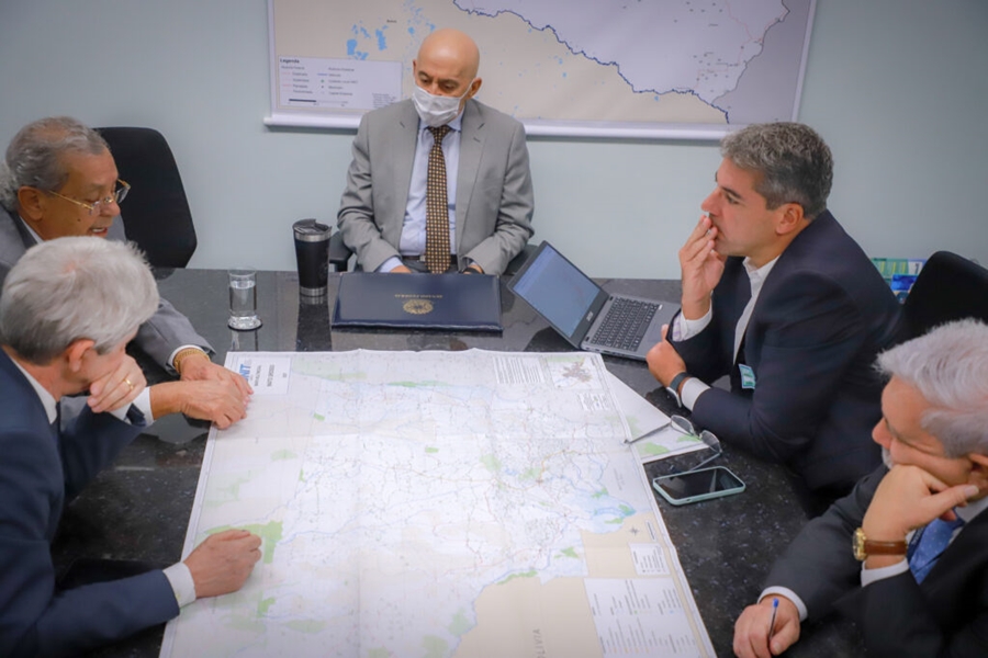 CONFÚCIO MOURA: DNIT confirma licitação de projeto para pavimentação da BR-174