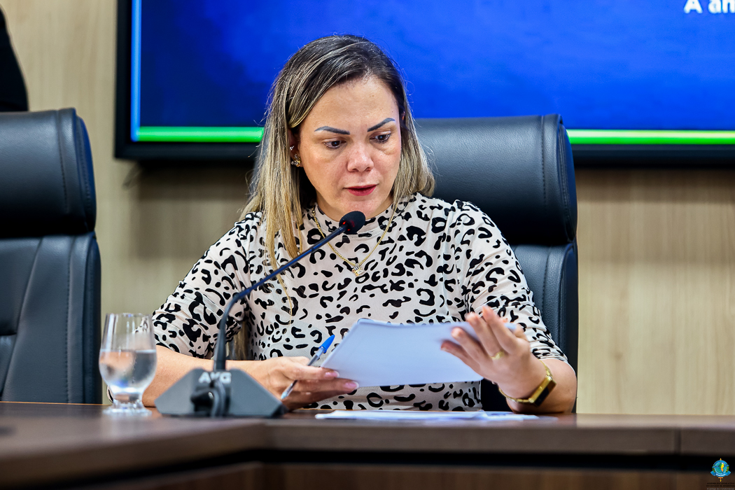CLÁUDIA DE JESUS: Deputada protocola projeto para progressão de servidores da SESAU cedidos