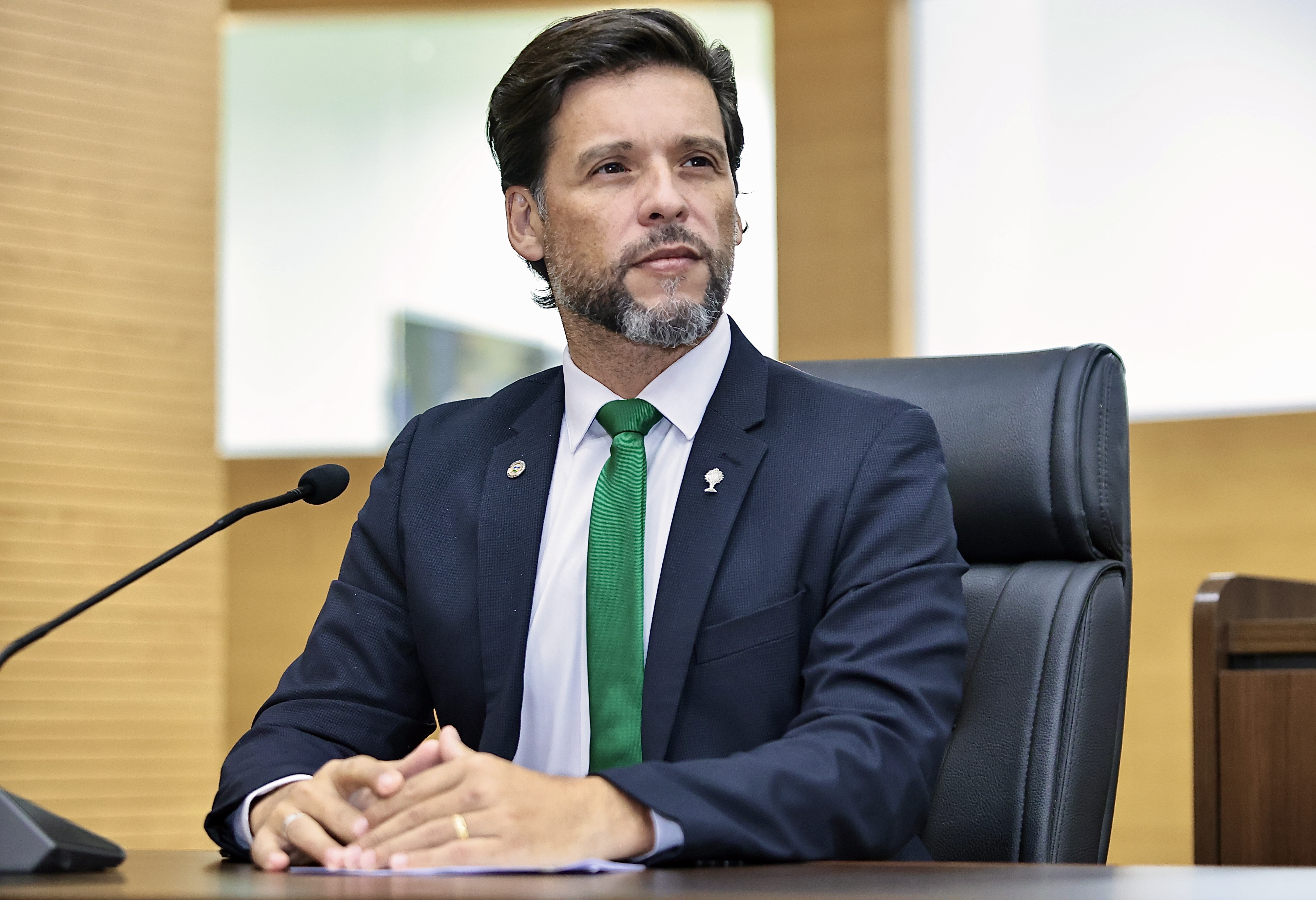 DELEGADO CAMARGO: Projeto de deputado garante a pais decidir sobre gênero nas escolas