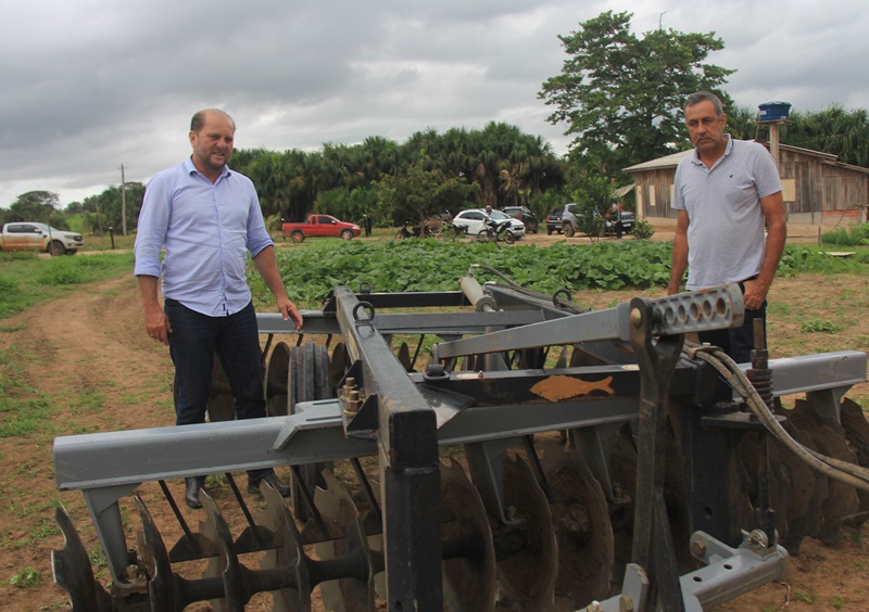 INVESTIMENTOS: Cirone Deiró liberou recursos para agricultores de Mirante da Serra 