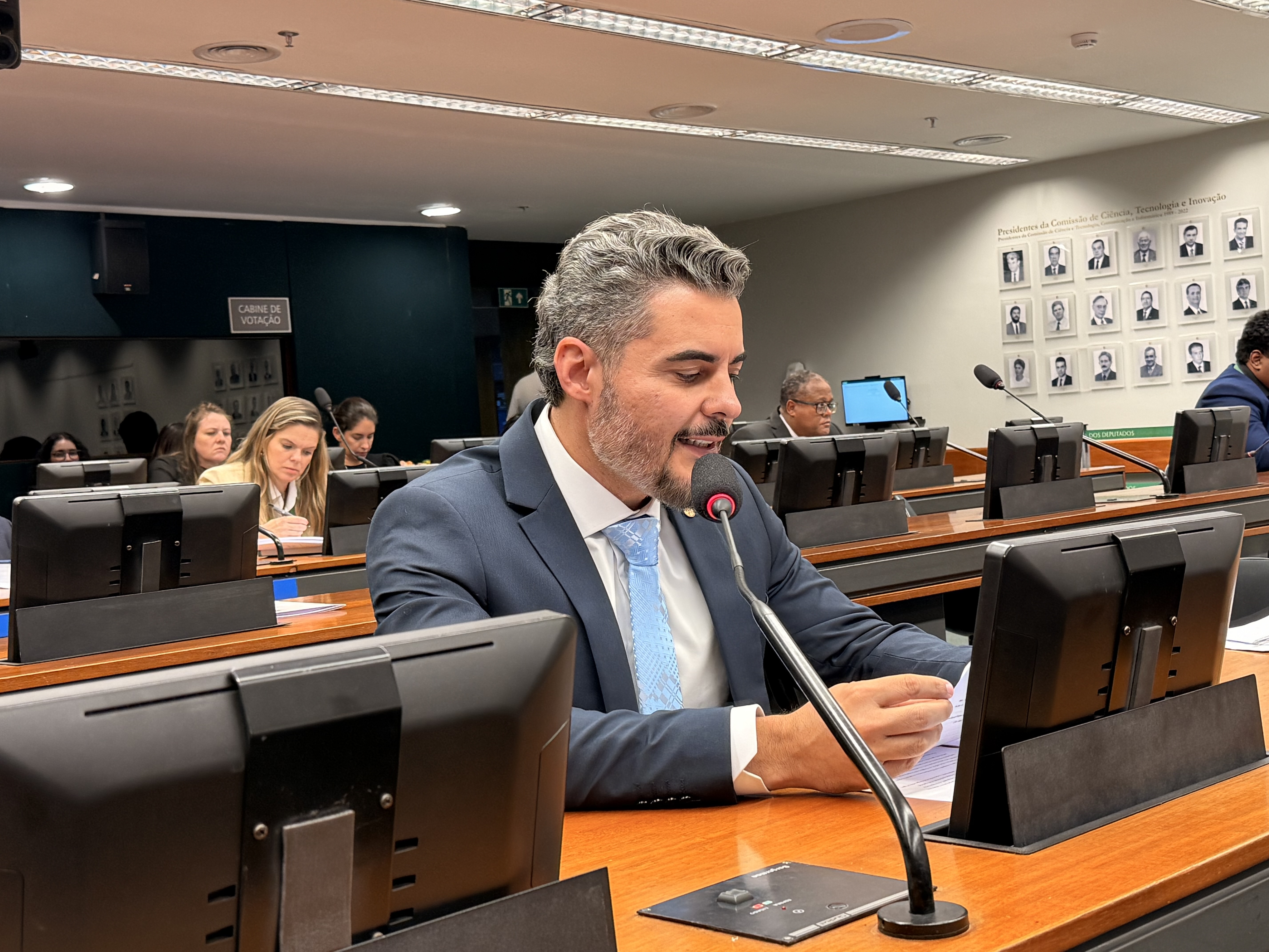 THIAGO FLORES: Relatoria de deputado aprovada amplia proteção à moradia de famílias ameaçadas