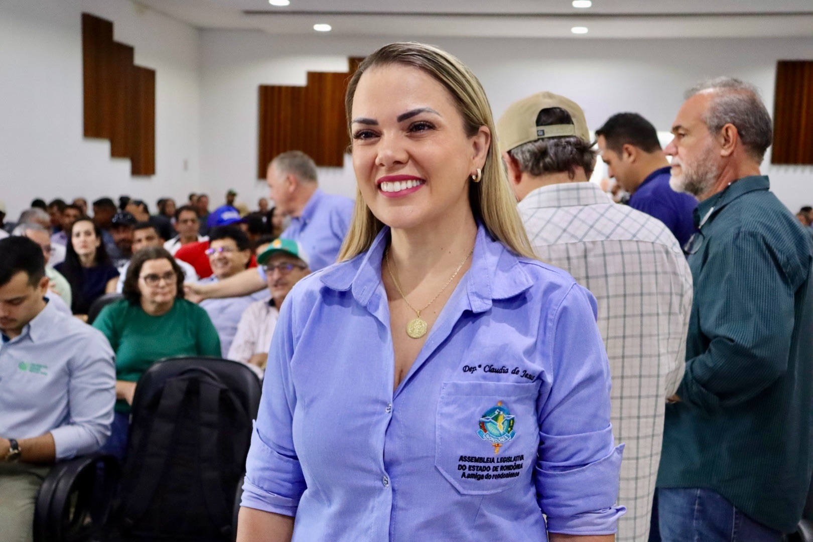 CLAÚDIA DE JESUS: Emenda de deputada garante R$ 426 mil para caminhão da agricultura familiar 