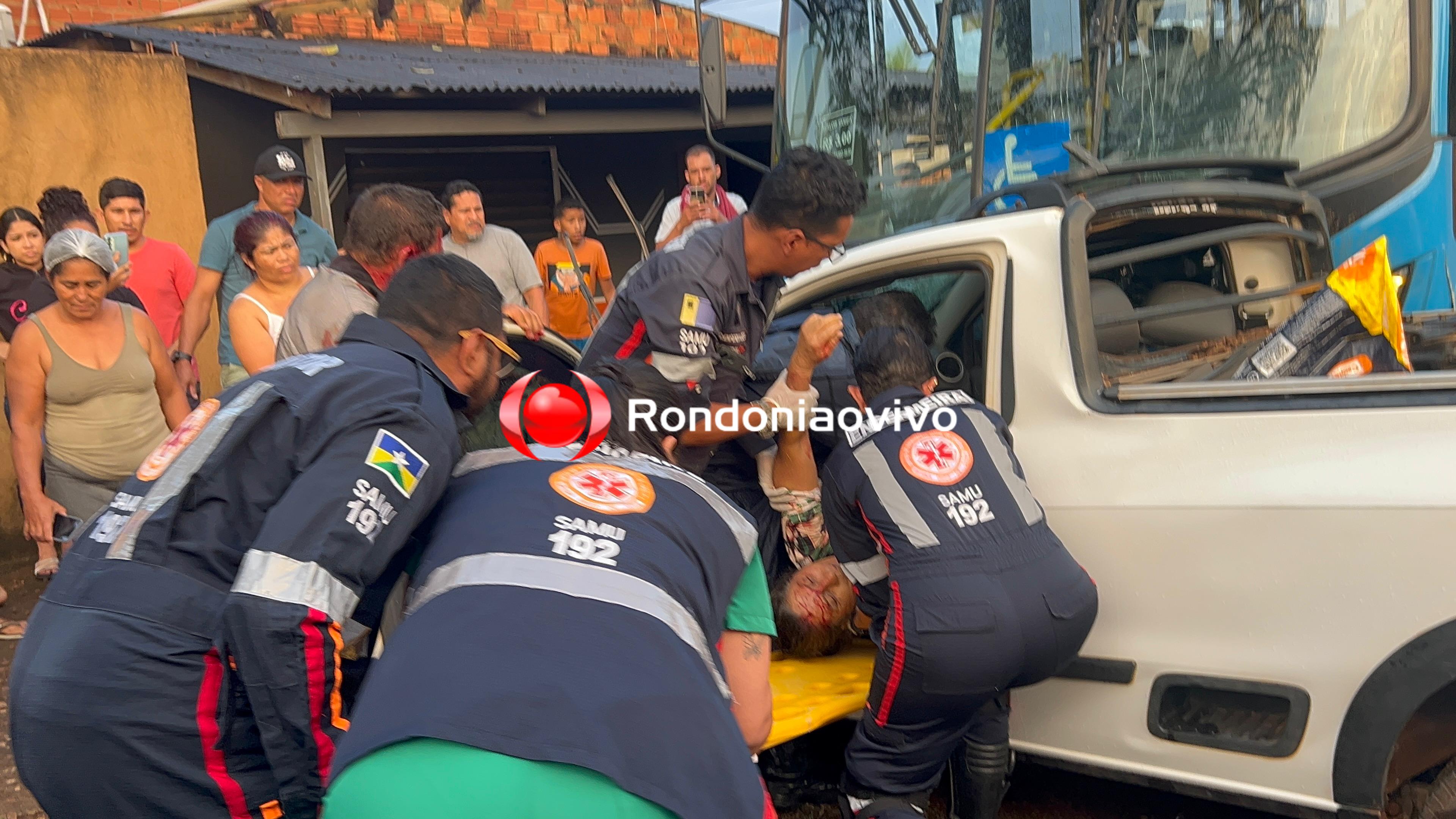 URGENTE: Passageira fica em estado grave em acidente com ônibus