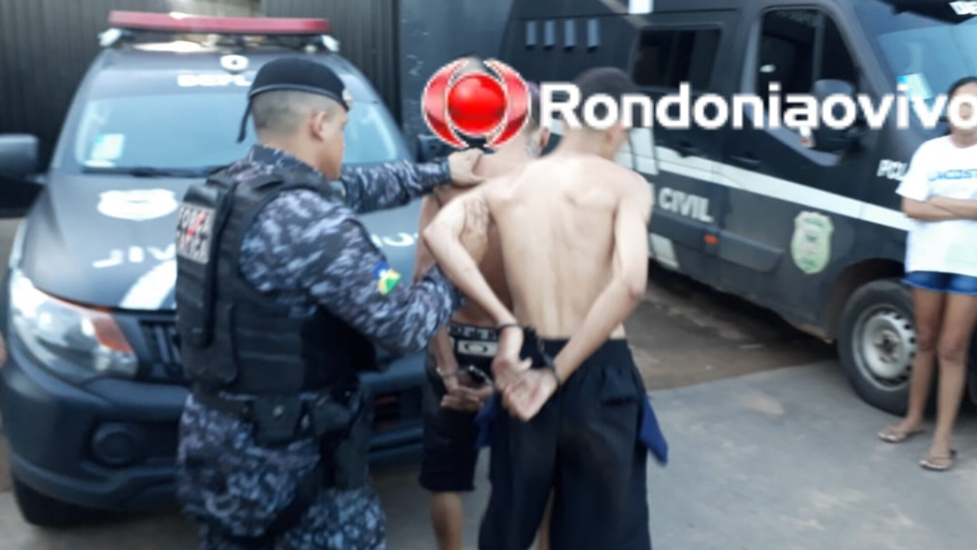 'DEFENDER DE ATAQUES': Adolescentes armados são detidos durante operação em condomínio 