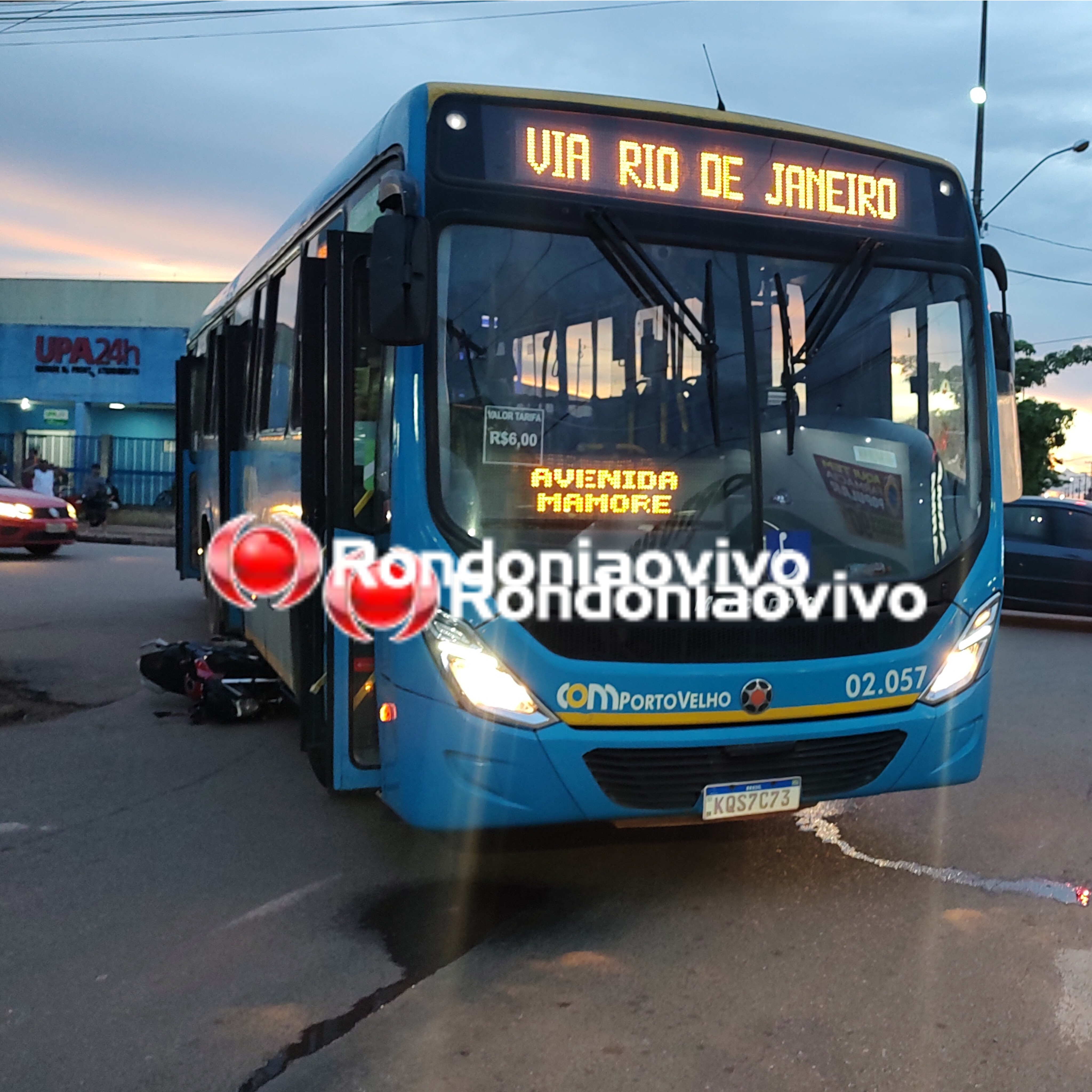 VÍDEO: Motocicleta é arrastada por ônibus em frente a UPA da zona Leste