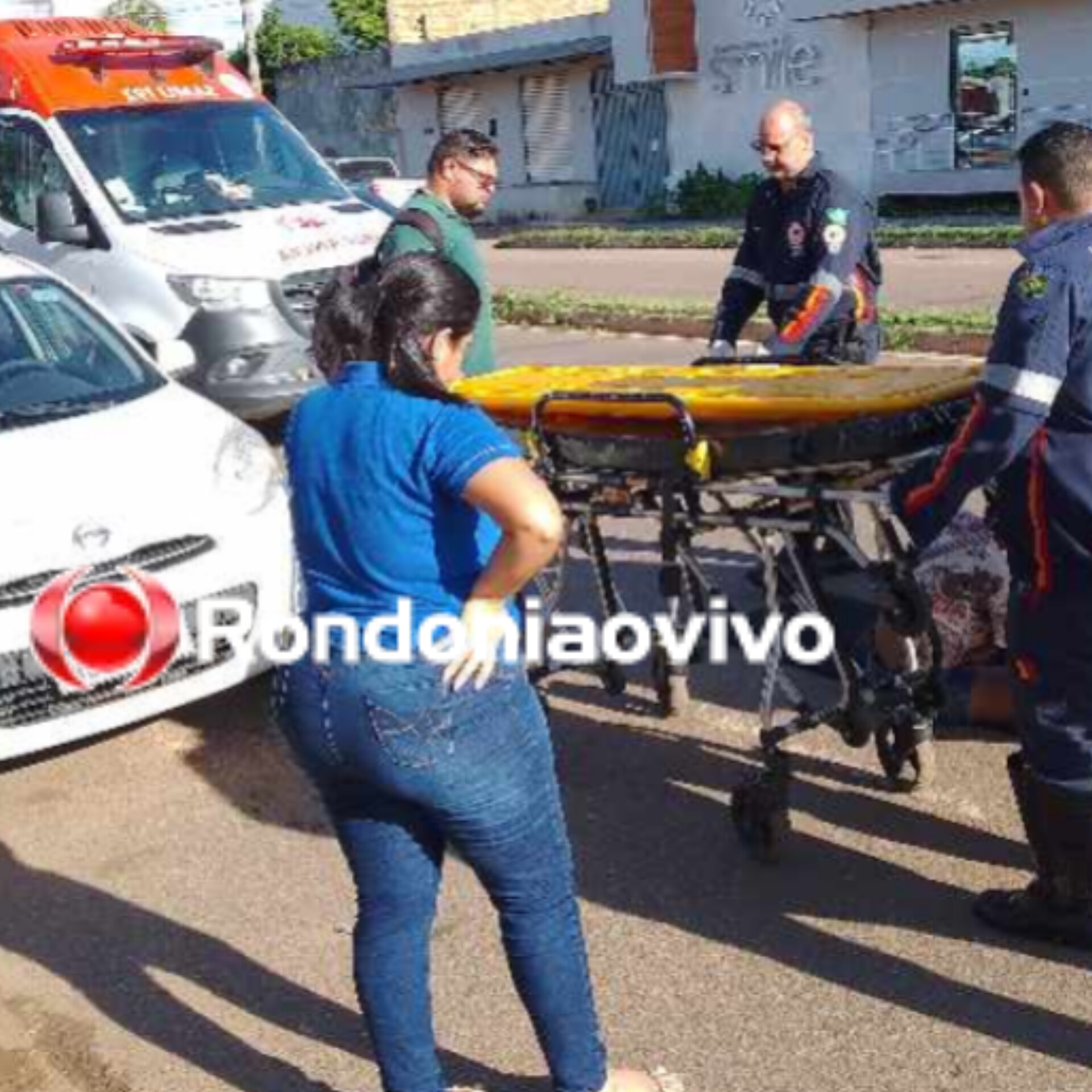 CARRO PARADO: Criança fica ferida após motorista abrir porta sem olhar pelo retrovisor 
