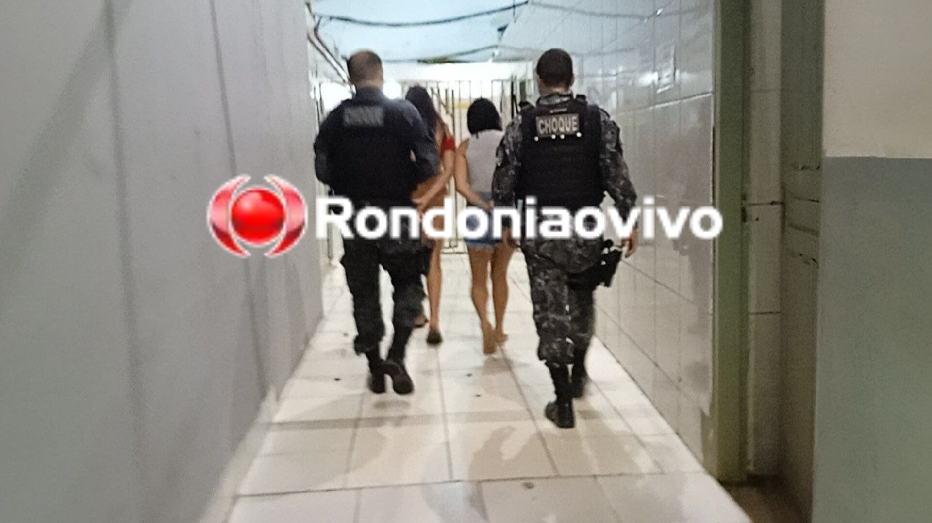 CAI N'ÁGUA: Mãe, filha e comparsa são flagrados traficando drogas no bar do Flamengo 
