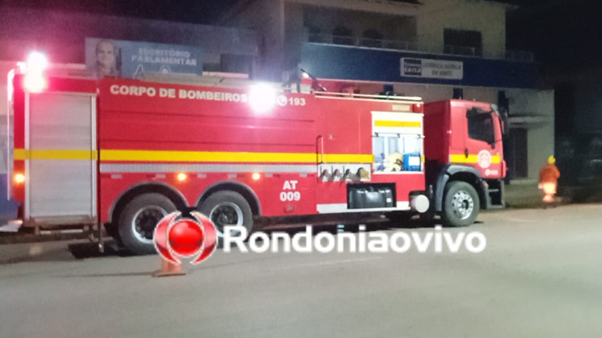 SINISTRO: Incêndio atinge empresa de máquina de cartão de crédito em cima de lotérica 