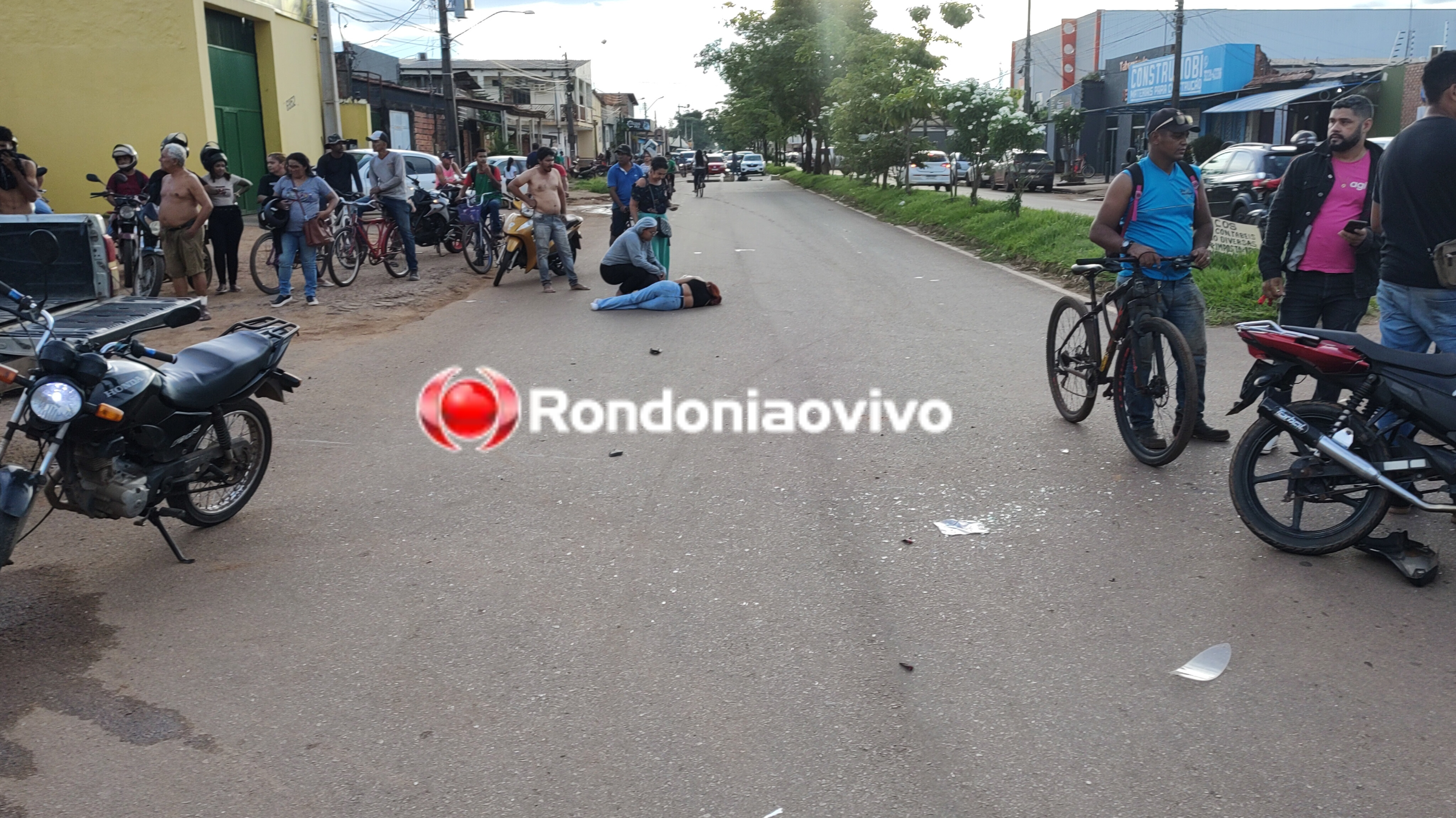 NA RIO DE JANEIRO: Grave acidente entre motocicletas e Hilux deixa três vítimas