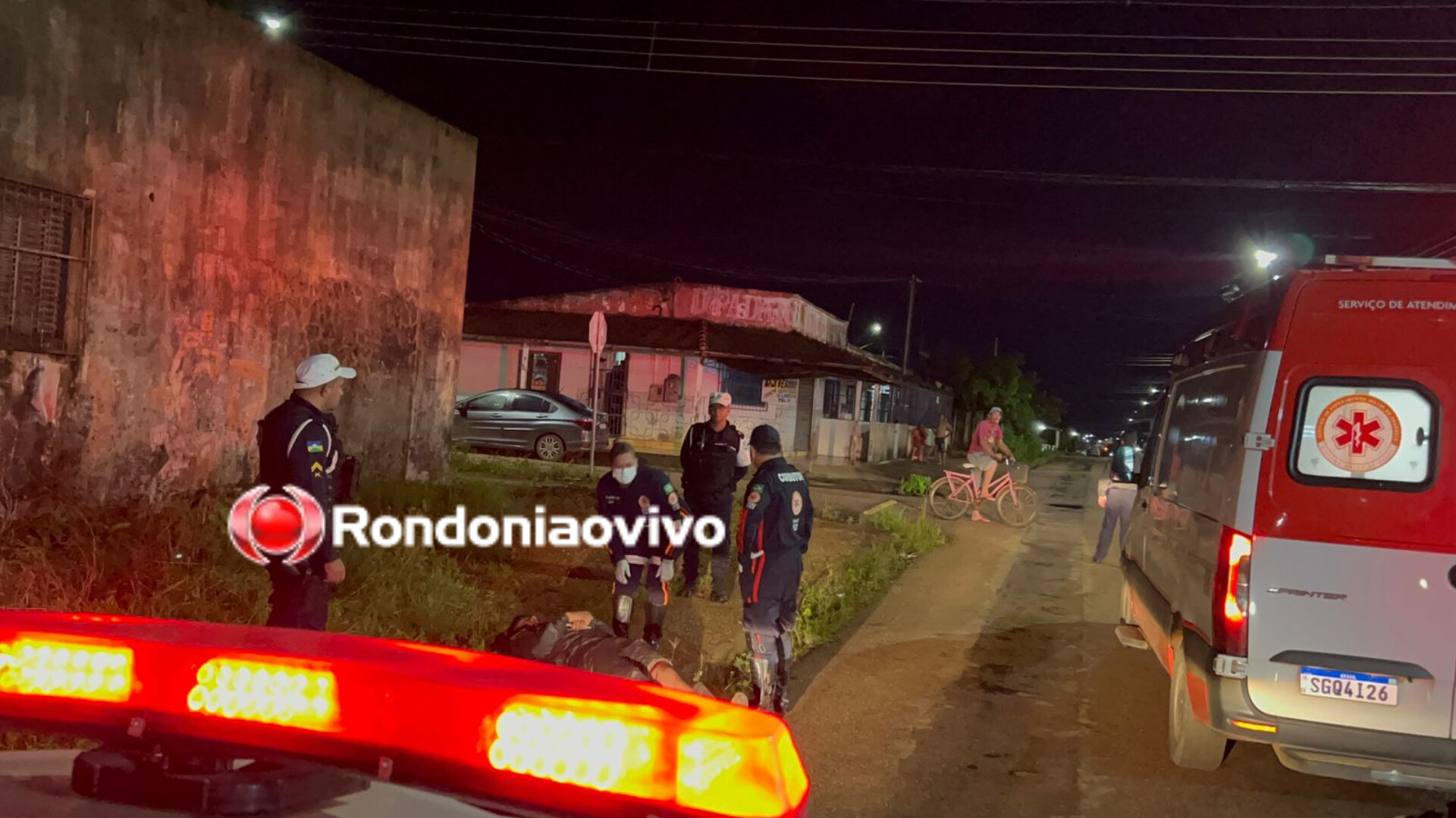 APÓS CHUVA: Motoboy de delivery perde controle de veículo e sofre grave acidente 