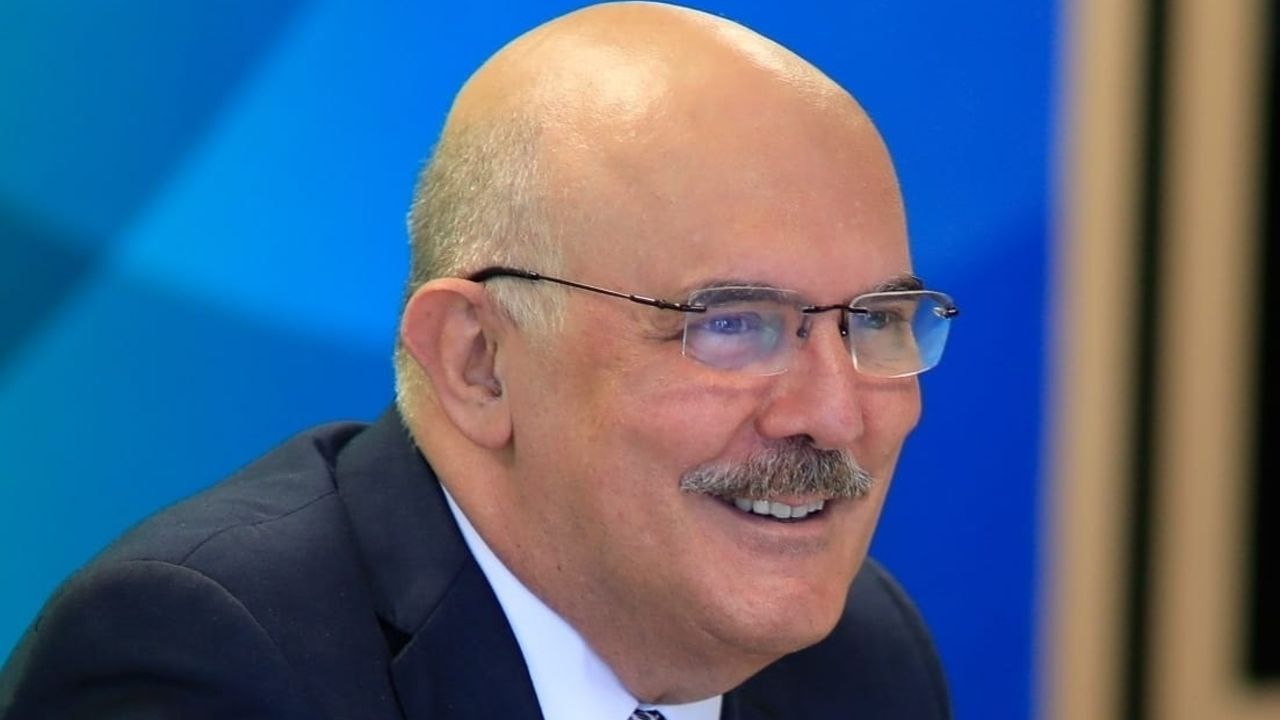 CORRUPÇÃO: Ex-ministro Milton Ribeiro e pastor tinham telefones secretos, diz PF