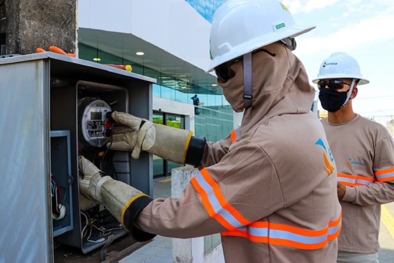 ORIENTAÇÂO: Energisa realiza palestras sobre instalação dos padrões de energia