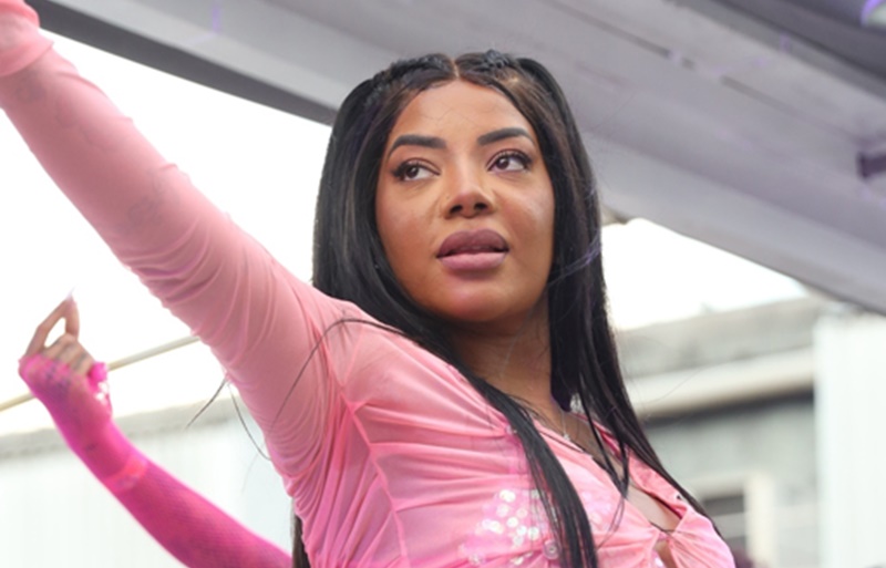 MP é a favor de suspender cachê de Ludmilla após fazer gesto para Lula