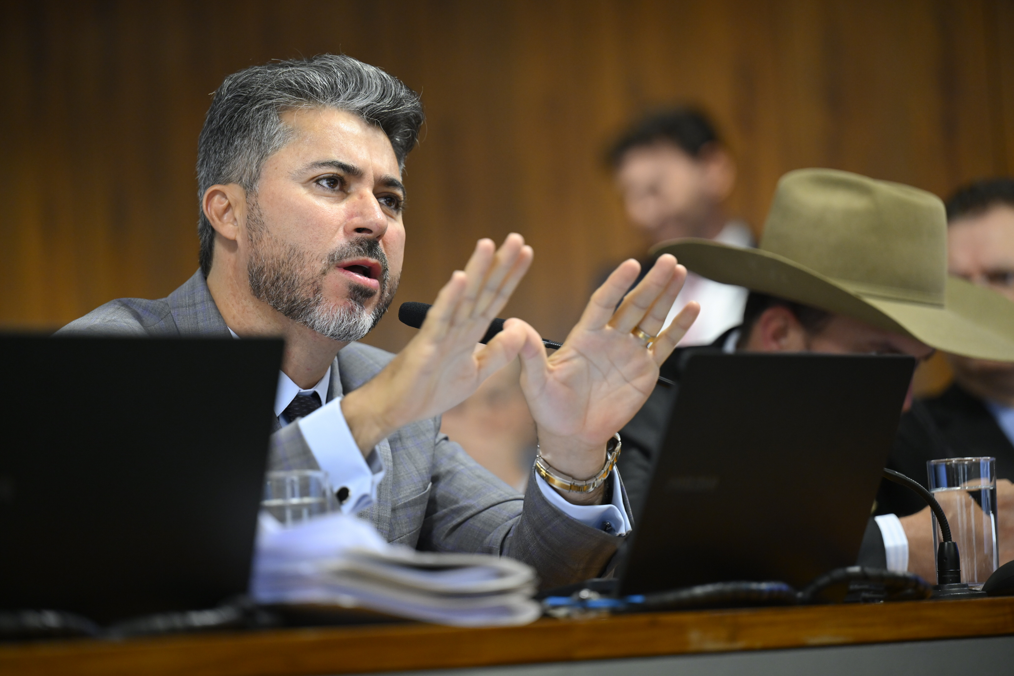 EM RONDÔNIA: Marcos Rogério libera novos investimentos para reforçar a educação