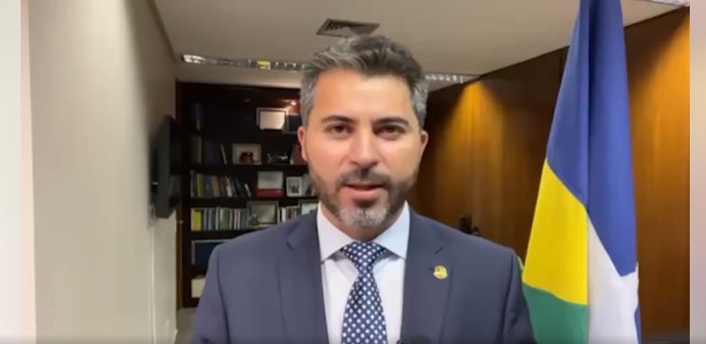 CONVERSA FIADA: Transposição de professores leigos virou 'história para boi dormir'