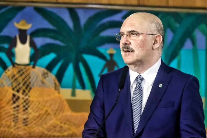 LIVRE: Justiça manda soltar ex-ministro Milton Ribeiro, acusado de corrupção no MEC