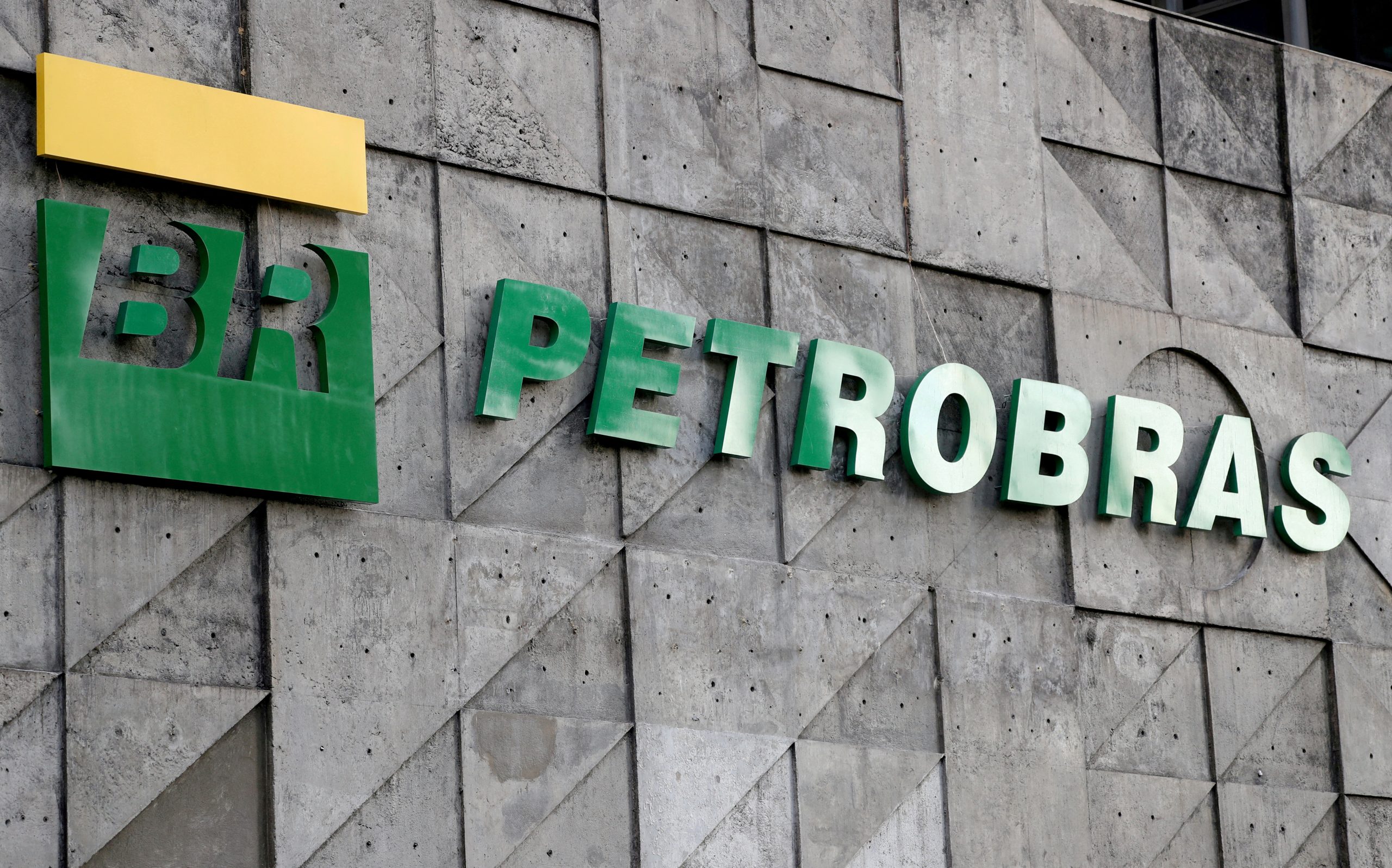 COMBUSTÍVEIS: Bolsonaro vai pedir CPI para investigar aumentos de preços na Petrobras