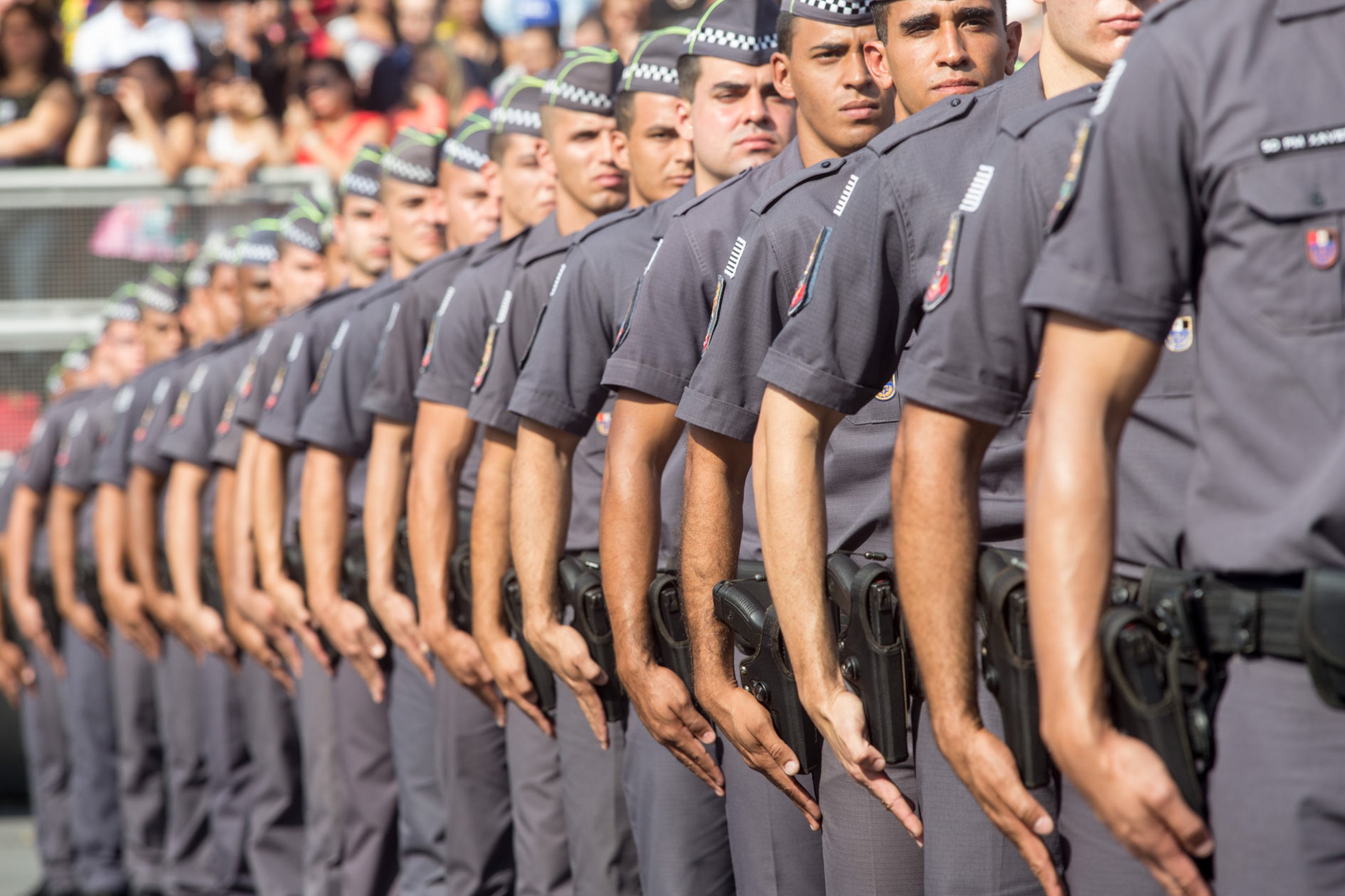  FARDA: Polícia Militar lança concurso oferecendo 1670 vagas para várias áreas