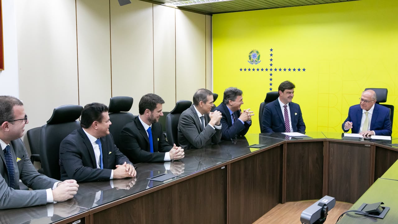 ENCONTRO: Revenda de combustíveis ganha espaço em diálogo direto com o Governo Federal
