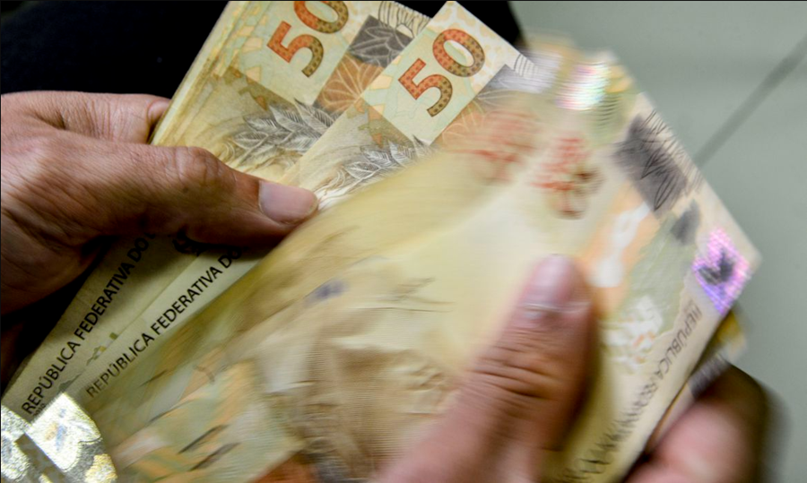 TRABALHADOR: Lula confirma aumento do salário mínimo para R$ 1.320 em maio