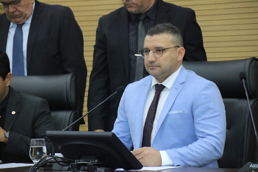 RIBEIRO DO SINPOL: Deputado reforça saúde da capital destinando emenda para aquisição de ambulância