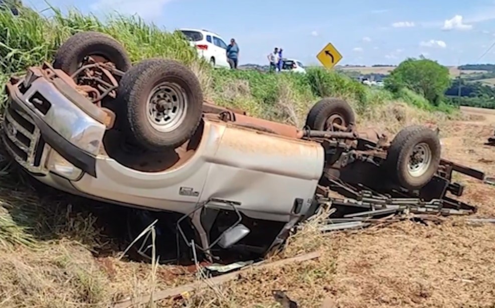 CAPOTAMENTO: Família de rondonienses sofre acidente em rodovia no Paraná