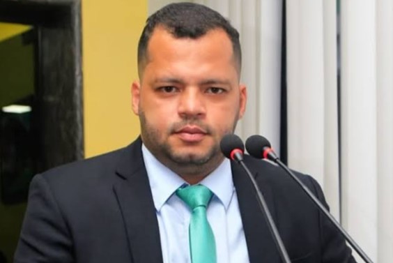 VEREADOR: Bairro Socialista recebe limpeza após pedido de Edevaldo Neves 