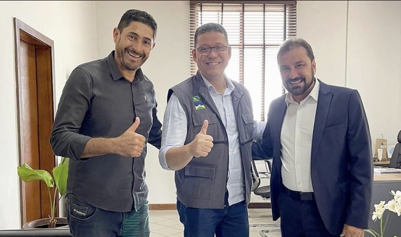 ENCONTRO: Márcio Pacele se reúne com poderes por melhorias nos bairros e distritos