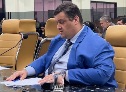 THIAGO TEZZARI: Câmara aprova projeto de lei para regulamentar fiação aérea na cidade