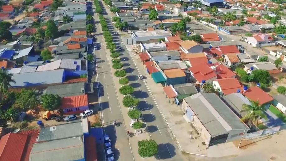 MINISTRO ANDREAZZA: Economia forte contrasta com dependência de recursos externos e desafios urbanos
