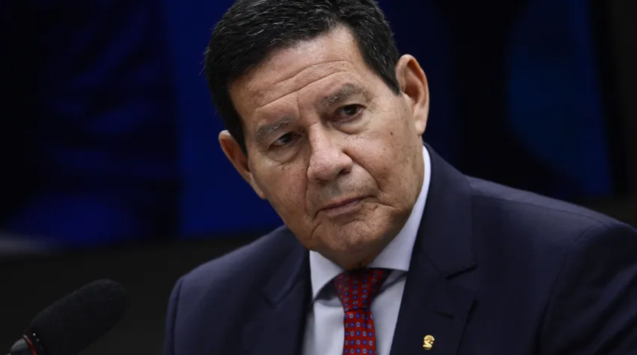 SEM FRAUDES: 'Não há mais do que reclamar, perdemos o jogo', diz Mourão