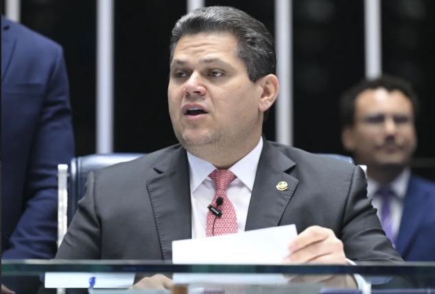 COM ANISTIA: Alcolumbre defende pacificação e considera indulto a Bolsonaro