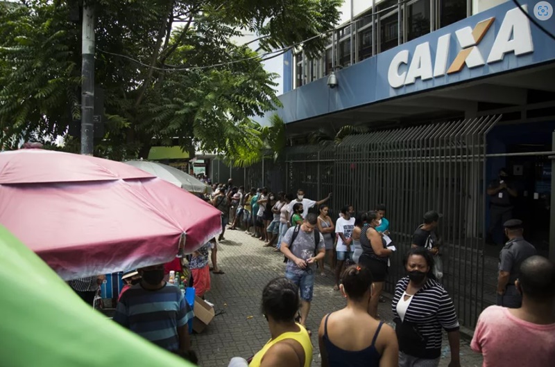 FRAUDES: Governo pagou auxílio emergencial a 135 mil mortos, aponta CGU