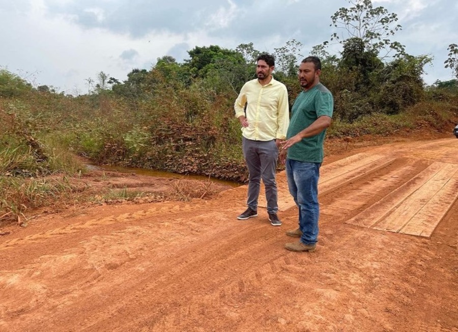 NOVA CALIFÓRNIA: Semagric atende pedido de Márcio Pacele e inicia recuperação de ramais no distrito