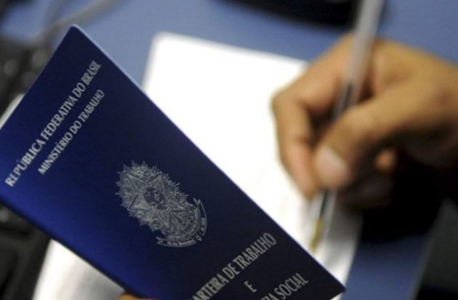 ALERTA: Ameaças de demissão de funcionários por escolha de candidato é crime eleitoral