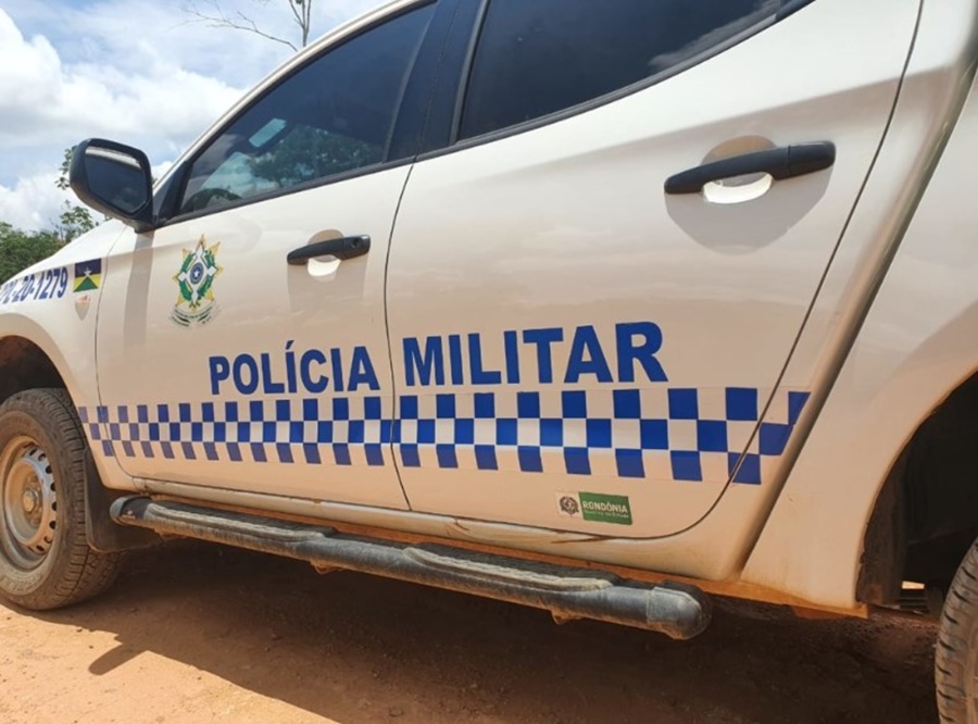SURPREENDIDO: Policial tem arma roubada ao chegar em barbearia na zona Sul 