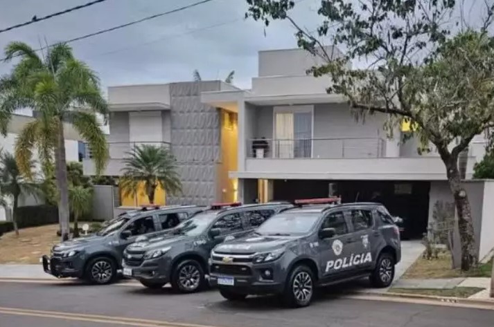 'PRONTA RESPOSTA': Empresários são presos suspeitos de envolvimento em plano do PCC