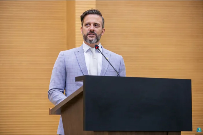 LUCAS TORRES: Deputado solicita iluminação de LED na pista de caminhada de Buritis