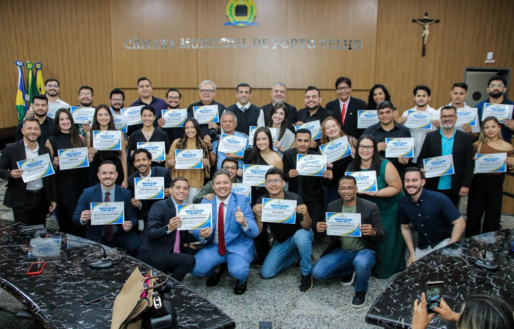 ZÉ PAROCA: Moção de aplausos proposta pelo vereador valoriza profissionais da comunicação