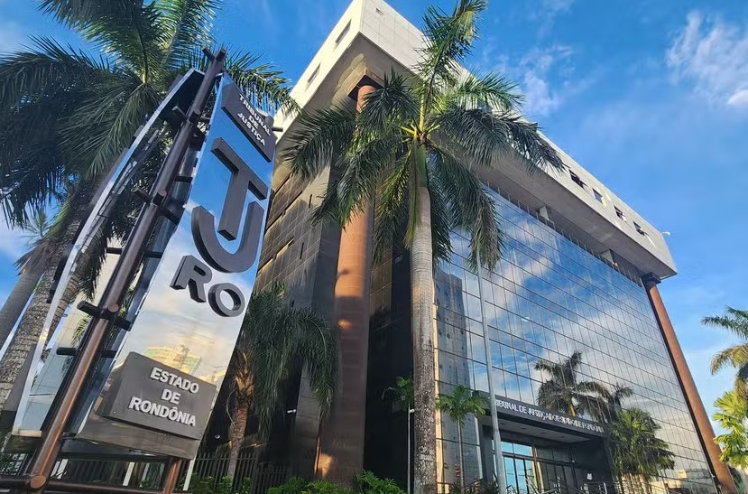 GUAJARÁ MIRIM: Justiça condena servidor preso com drogas e munições em carro público