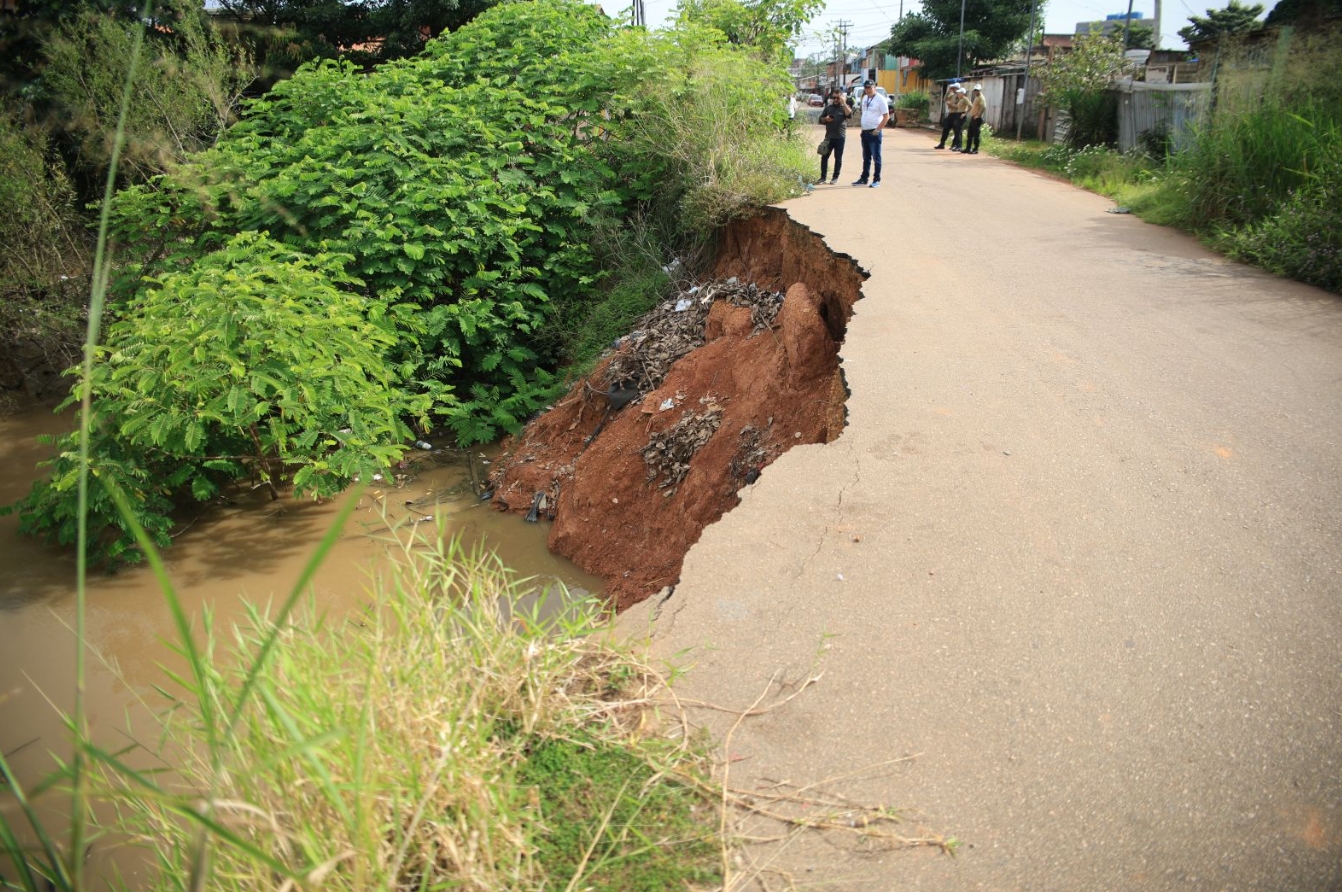 SEGURANÇA: Município executa intervenção na Av. Farquhar após pontos de instabilidade